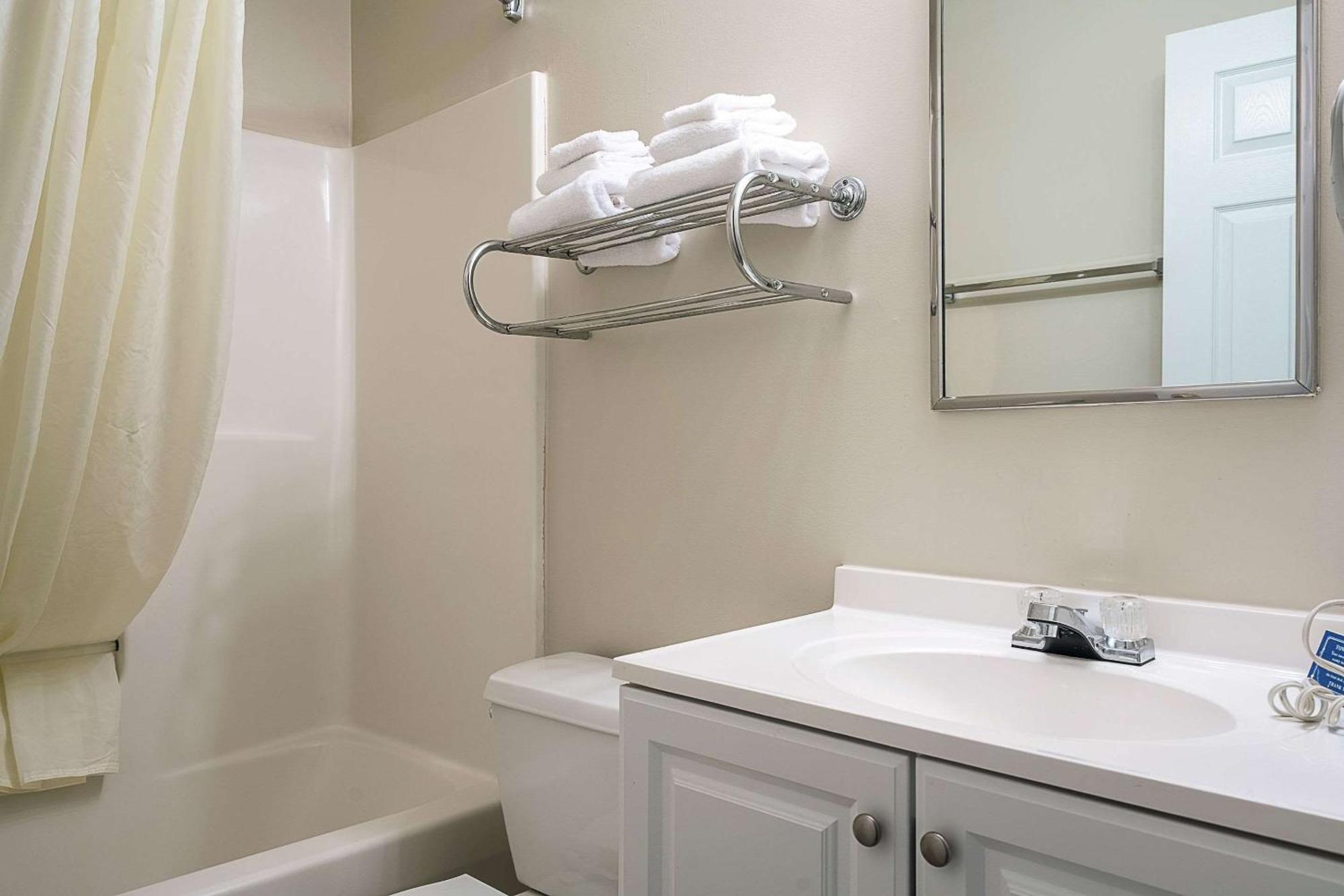 Suburban Studios Of Wilmington Luaran gambar